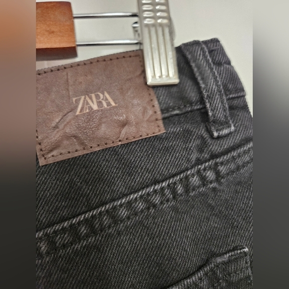 Nwt Zara Black Distressed Jean Shorts - Picture 4 of 5